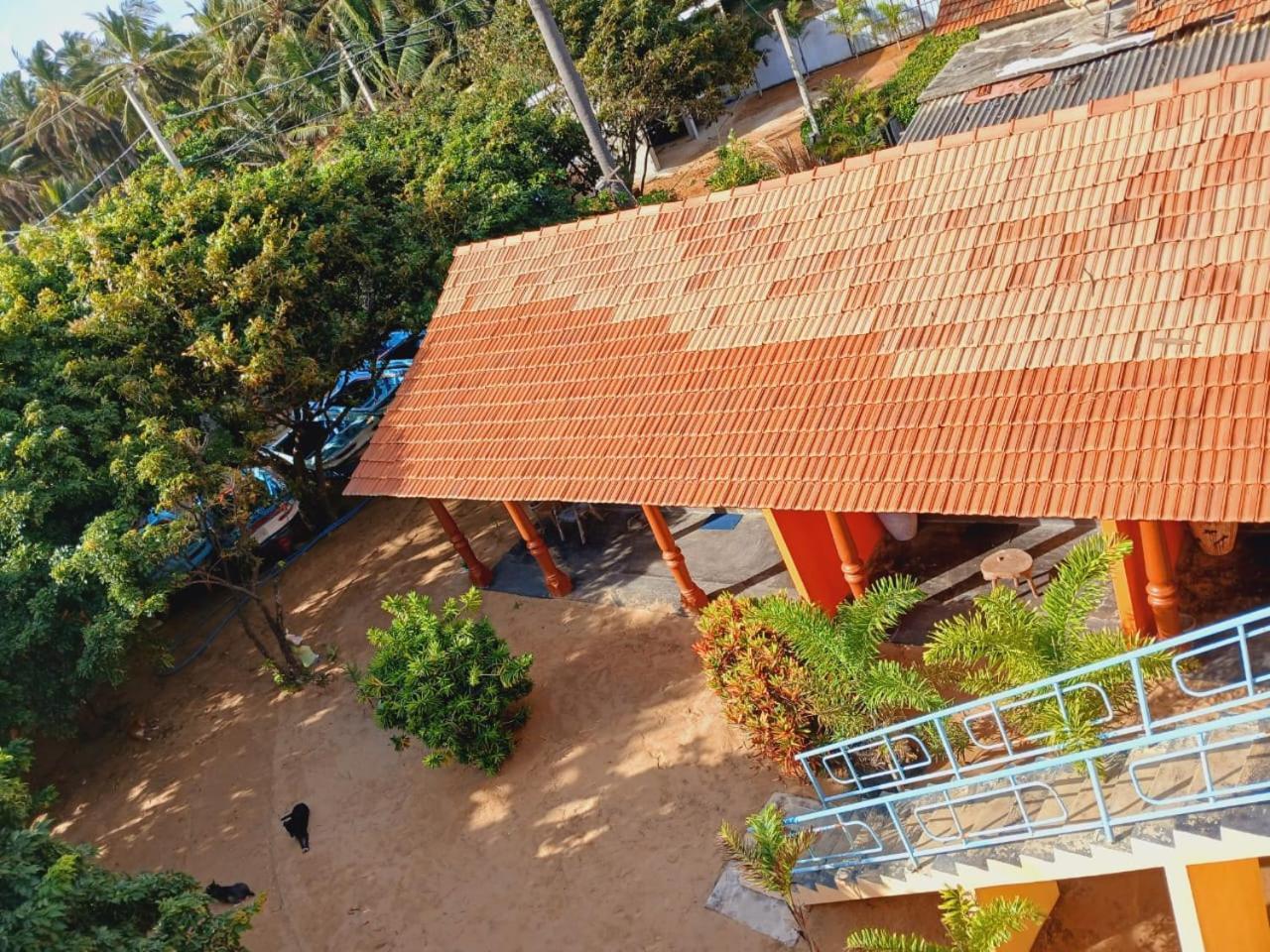 Dolphin Village Alankuda ภายนอก รูปภาพ