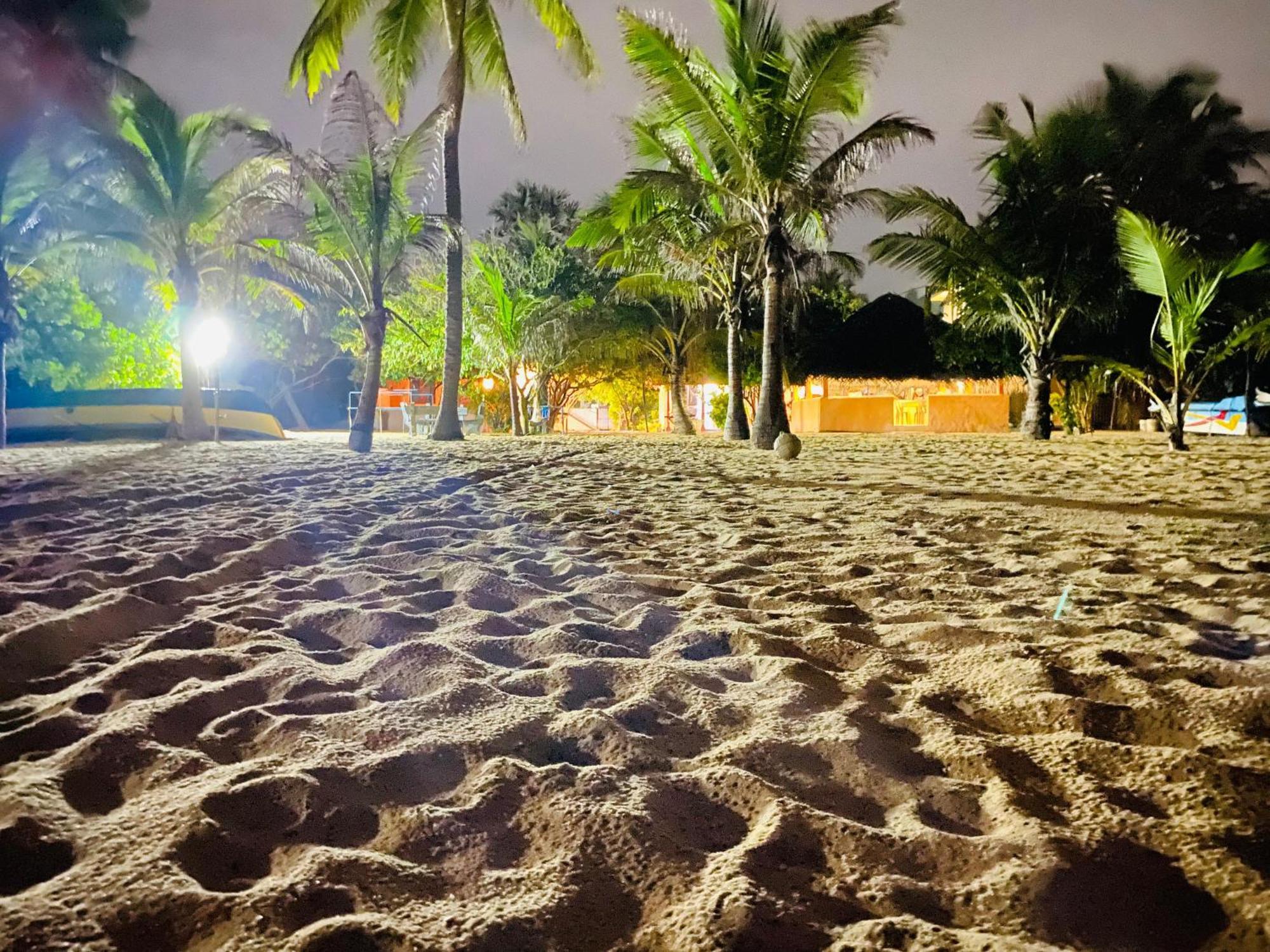 Dolphin Village Alankuda ภายนอก รูปภาพ