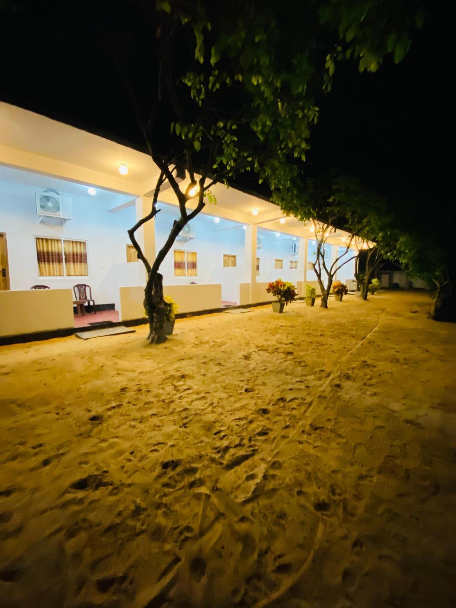 Dolphin Village Alankuda ภายนอก รูปภาพ