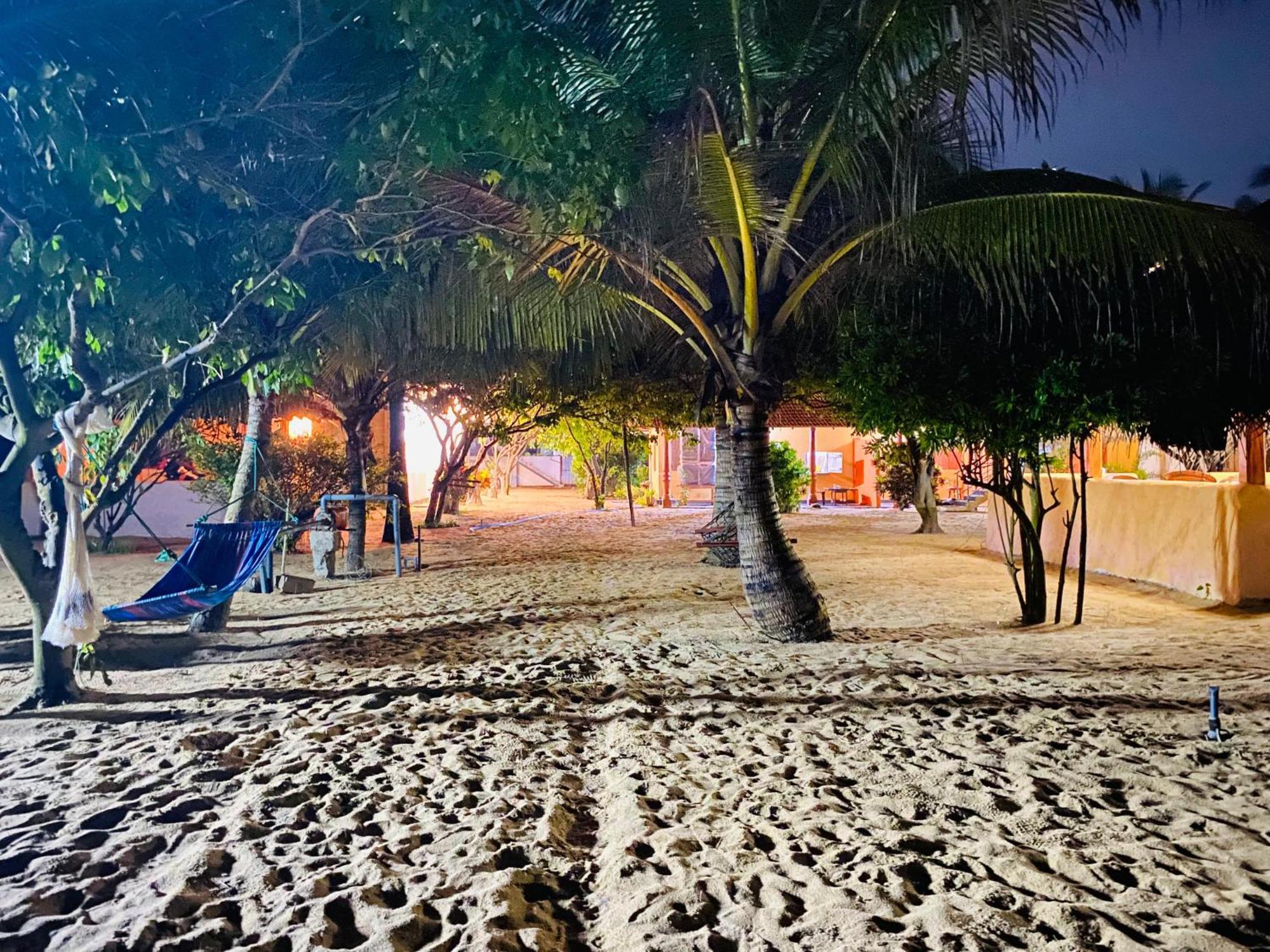 Dolphin Village Alankuda ภายนอก รูปภาพ